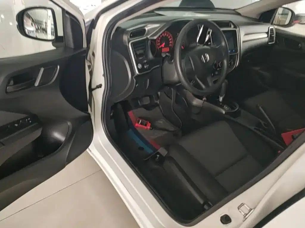 2017 Honda Crider 1.5L CVT Classic Edition — миниатюра 16