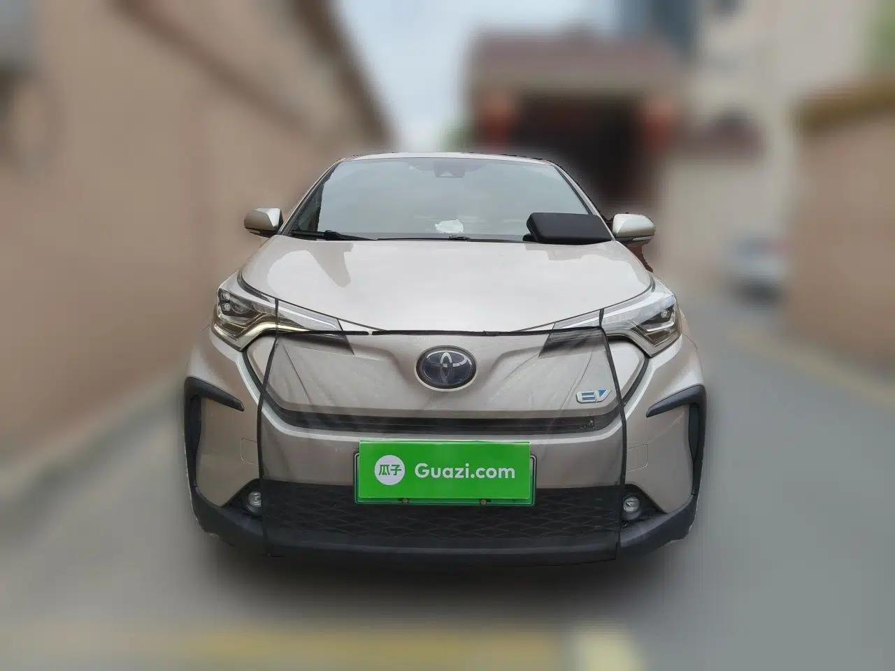 Toyota C-HR EV 2020 Deluxe Sunroof Edition — миниатюра 2