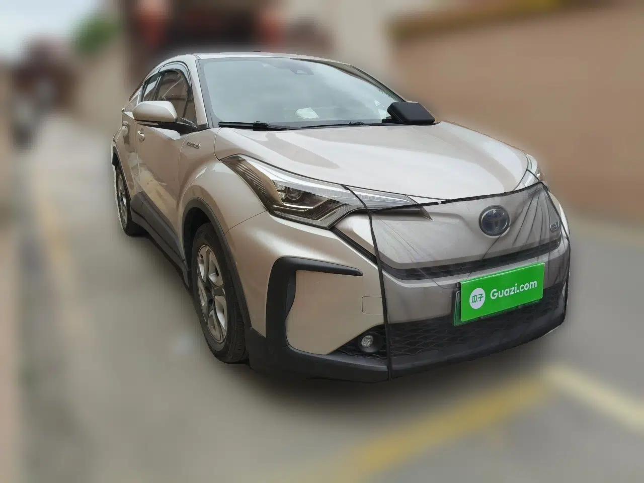 Toyota C-HR EV 2020 Deluxe Sunroof Edition — миниатюра 3