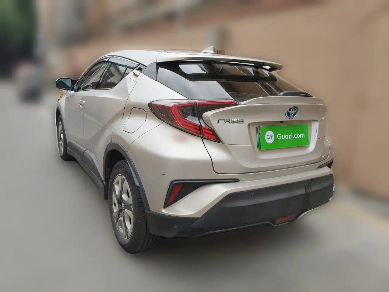 Toyota C-HR EV 2020 Deluxe Sunroof Edition — миниатюра 4