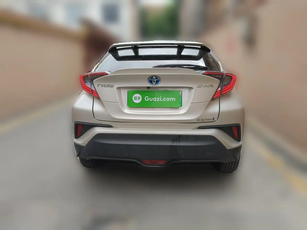 Toyota C-HR EV 2020 Deluxe Sunroof Edition — миниатюра 5