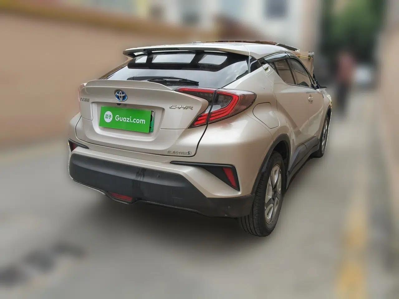 Toyota C-HR EV 2020 Deluxe Sunroof Edition — миниатюра 6