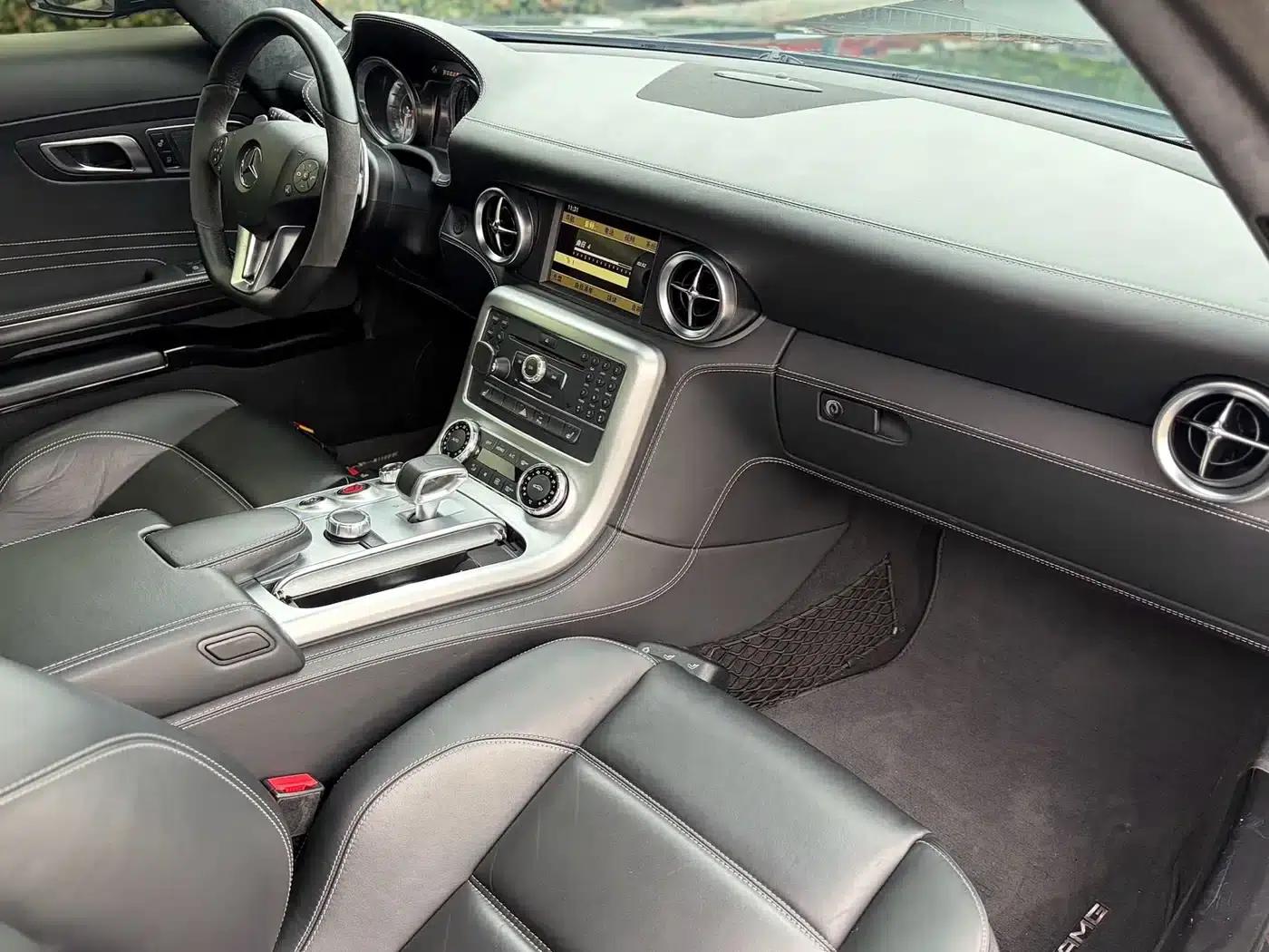 2011 Mercedes-Benz SLS AMG — миниатюра 11