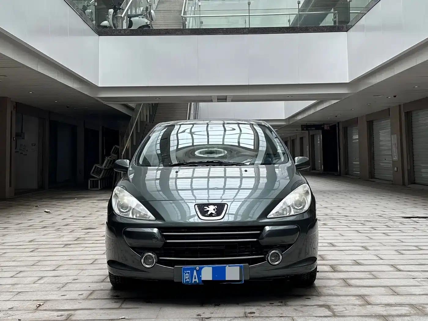 Peugeot 307 2010 Sedan 1.6L Automatic Comfort Edition — миниатюра 2