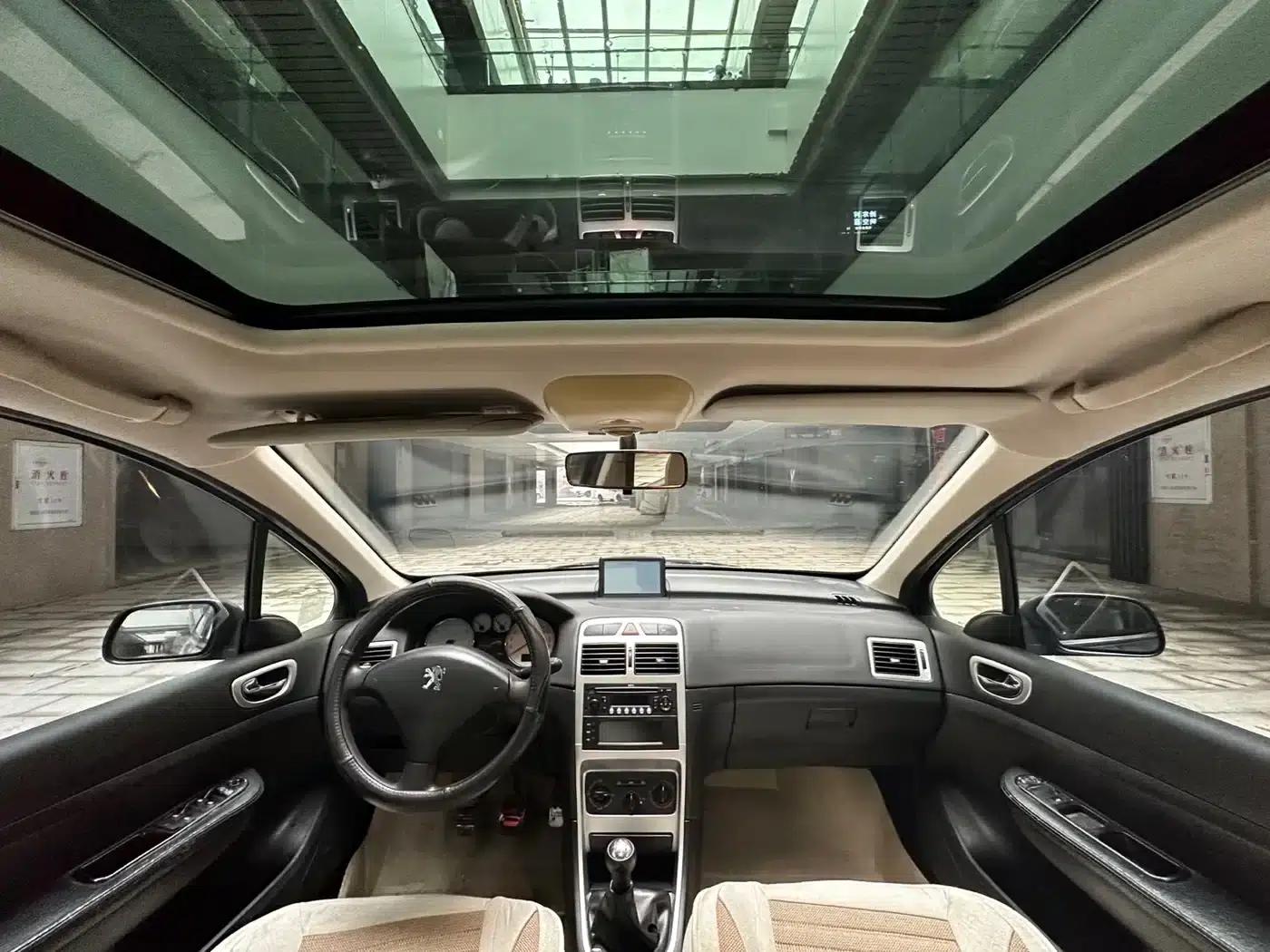 Peugeot 307 2010 Sedan 1.6L Automatic Comfort Edition — миниатюра 5