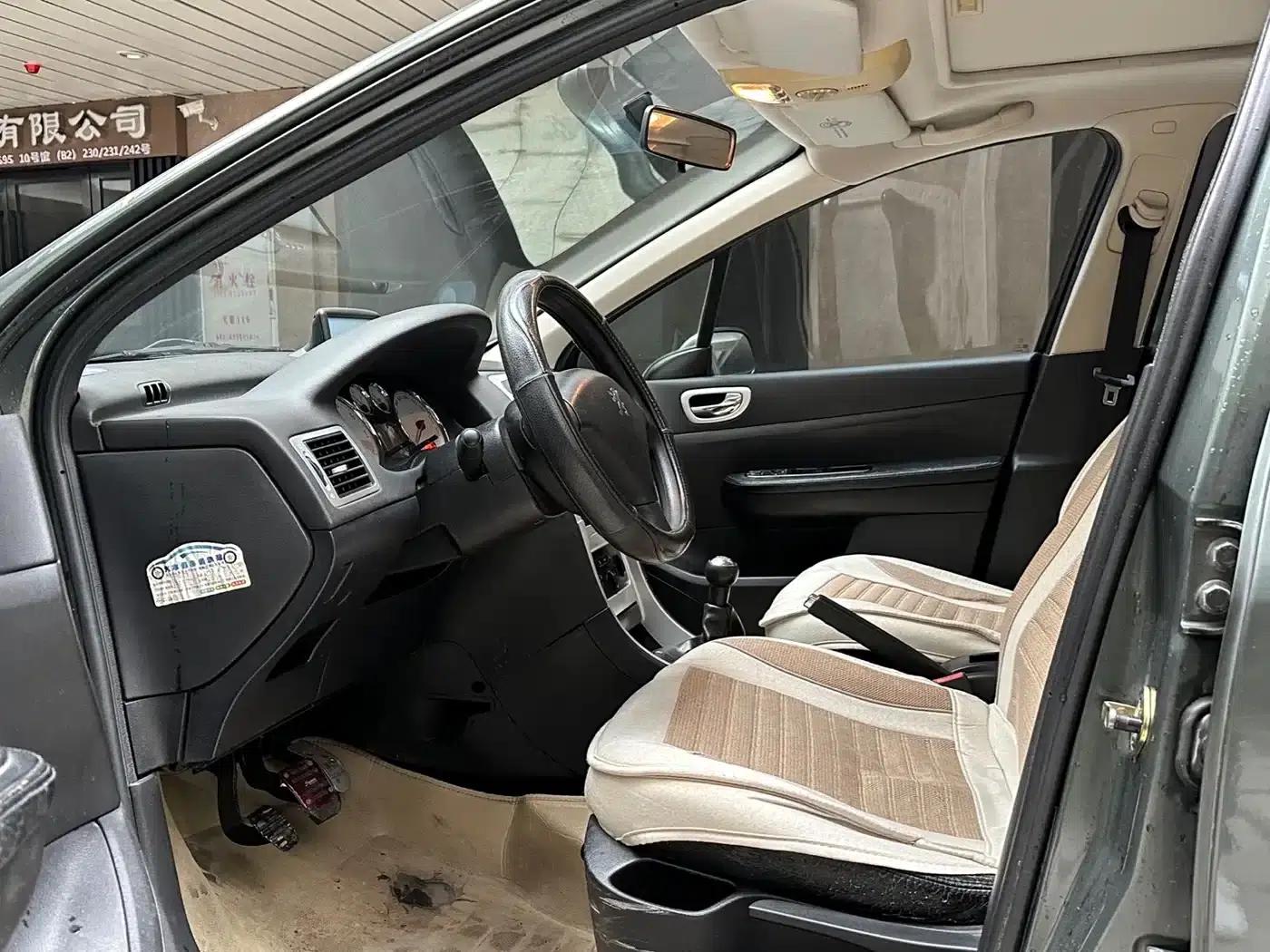 Peugeot 307 2010 Sedan 1.6L Automatic Comfort Edition — миниатюра 8