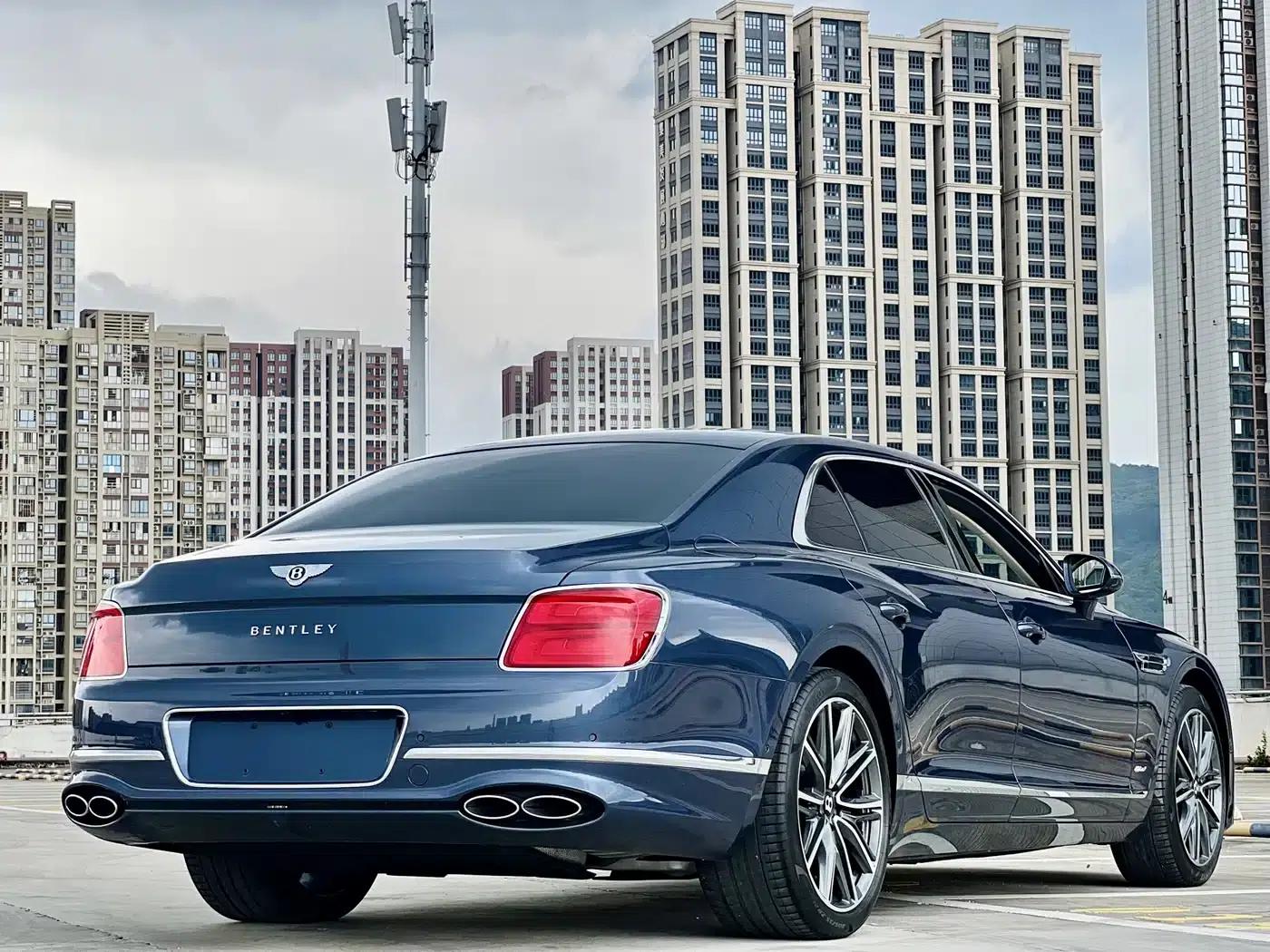 2022 Flying Spur Plug-in Hybrid 2.9T V6 — миниатюра 13