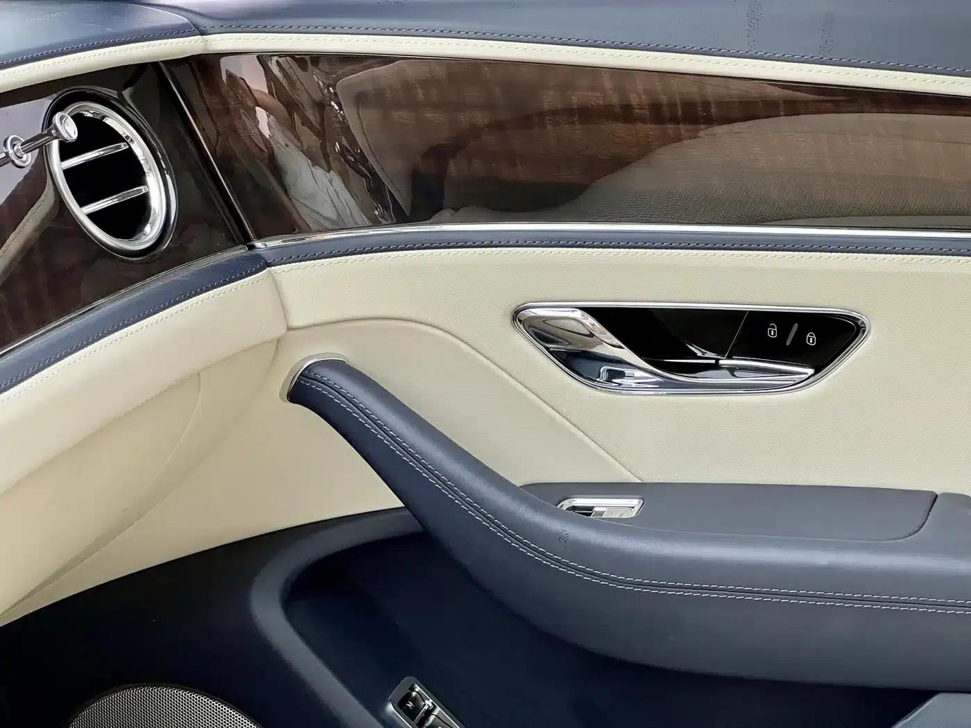 2022 Flying Spur Plug-in Hybrid 2.9T V6 — миниатюра 19
