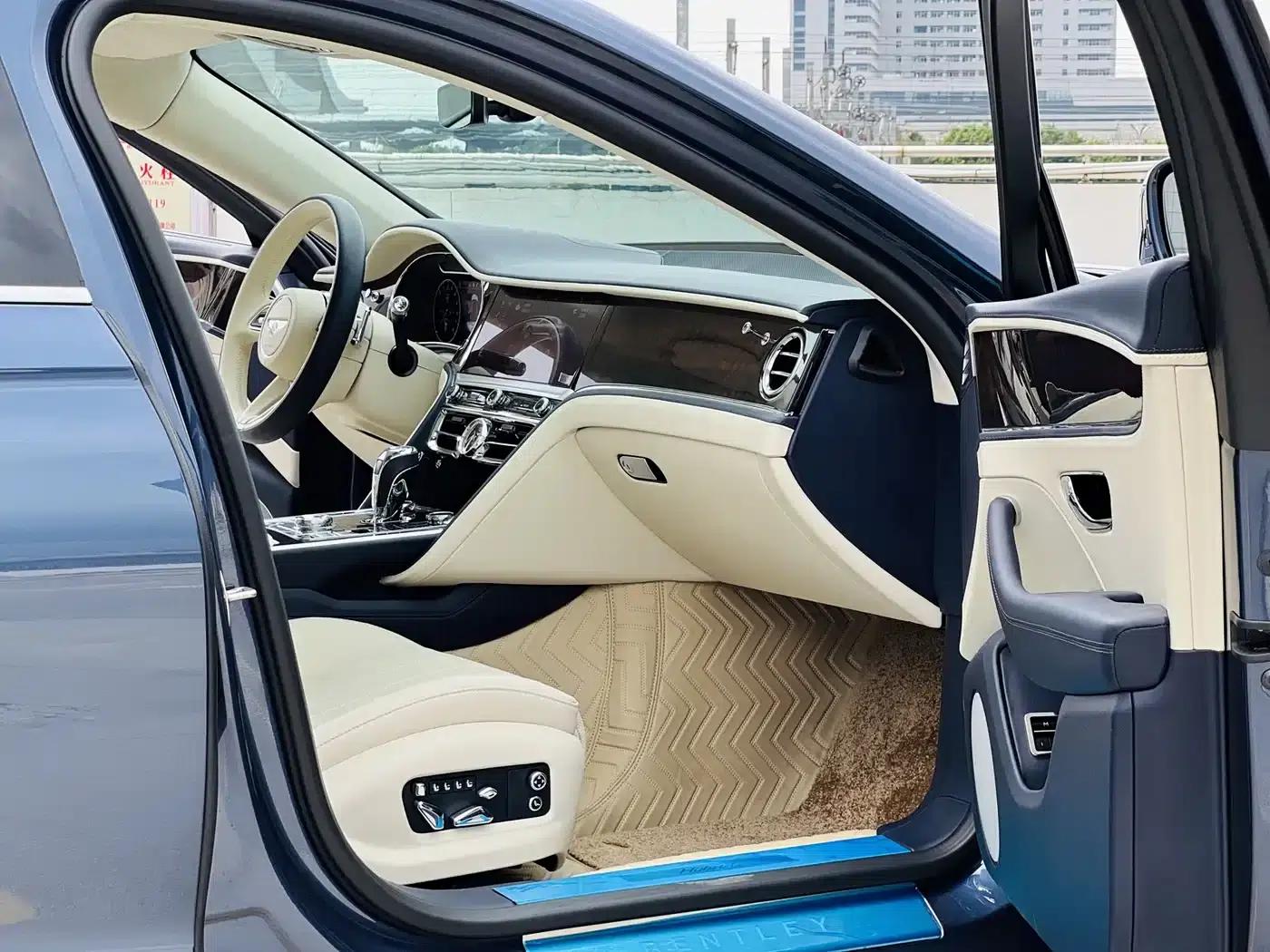 2022 Flying Spur Plug-in Hybrid 2.9T V6 — миниатюра 6