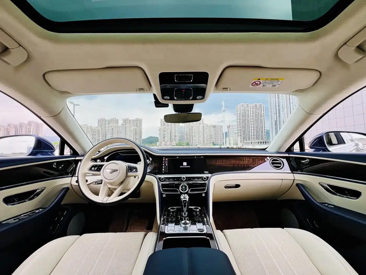2022 Flying Spur Plug-in Hybrid 2.9T V6 — миниатюра 8