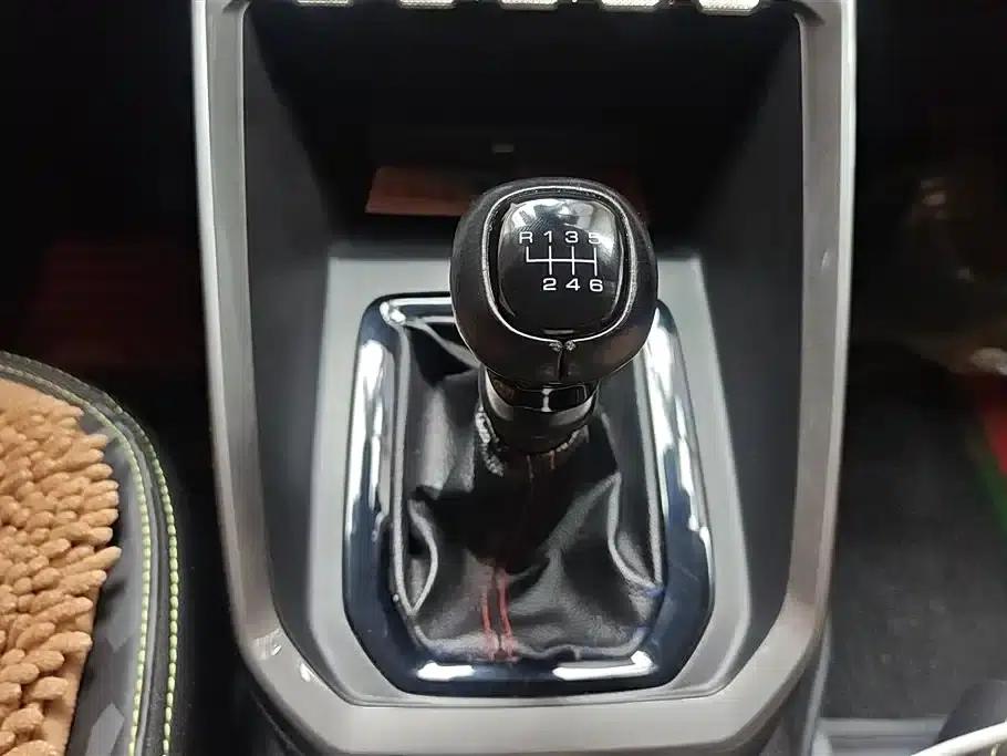 Baojun RS-3 2020 1.5L Manual Intelligent Elite Edition — миниатюра 16