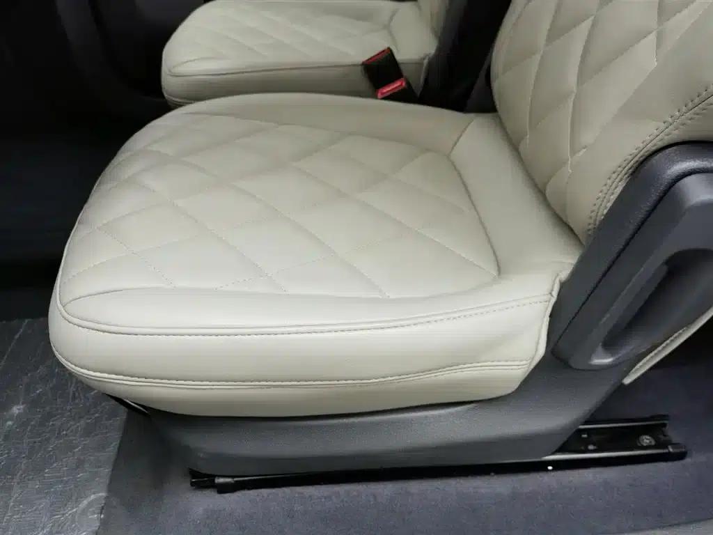 Baojun E300 2020 Interstellar Intelligent Driving Edition — миниатюра 20