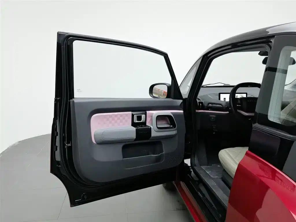 Baojun E300 2020 Interstellar Intelligent Driving Edition — миниатюра 8