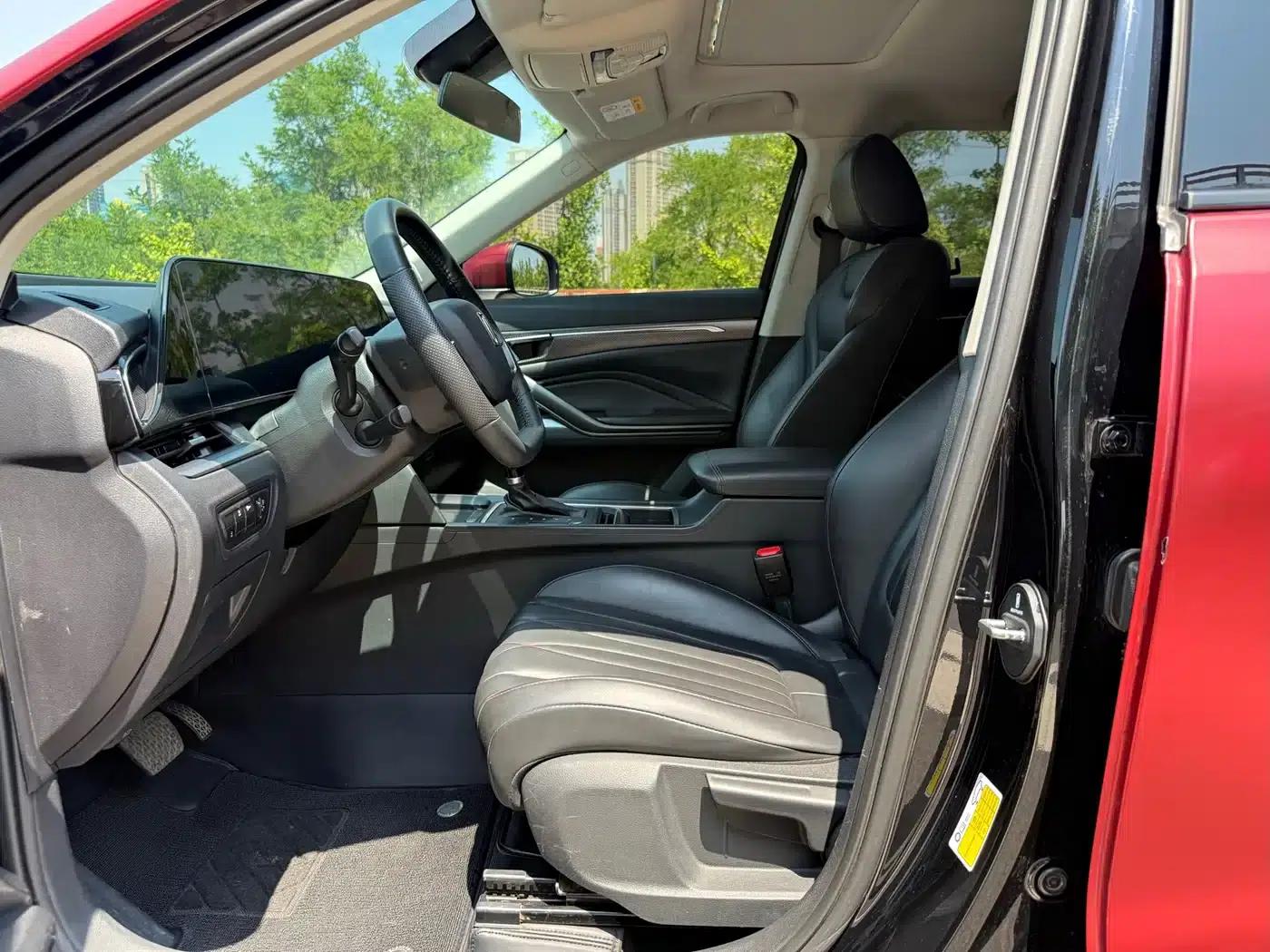 Bestune T55 2023 1.5T Automatic Leap Forward Edition — миниатюра 4