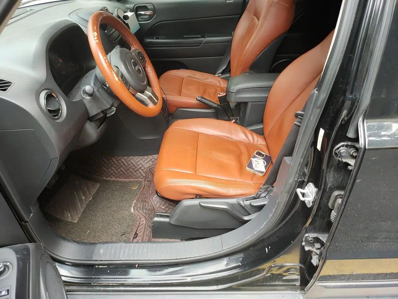 Jeep Patriot 2014 2.4L Sport Edition — миниатюра 15
