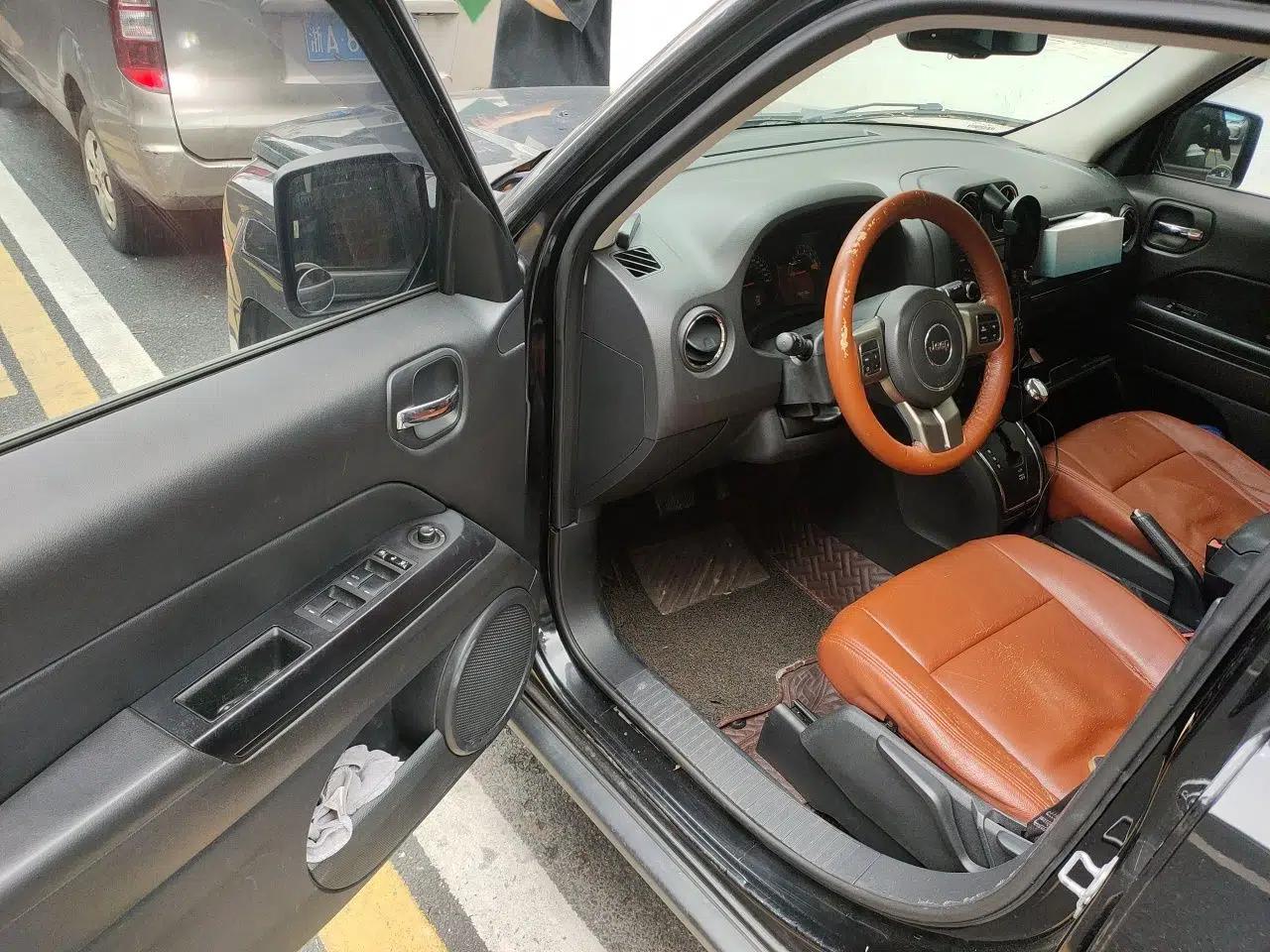 Jeep Patriot 2014 2.4L Sport Edition — миниатюра 16