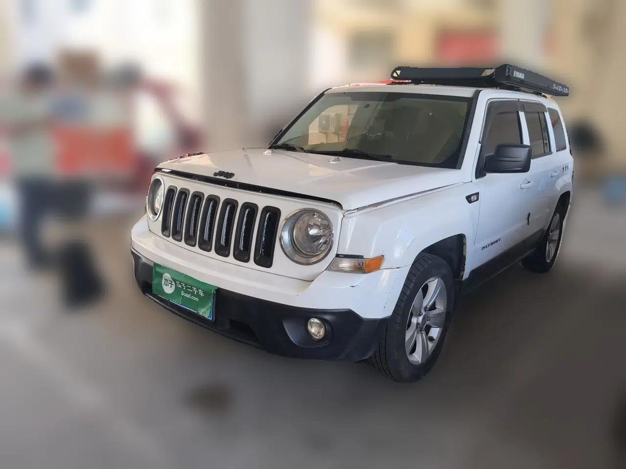 Jeep Patriot 2012 2.4 Luxury Edition — миниатюра 1