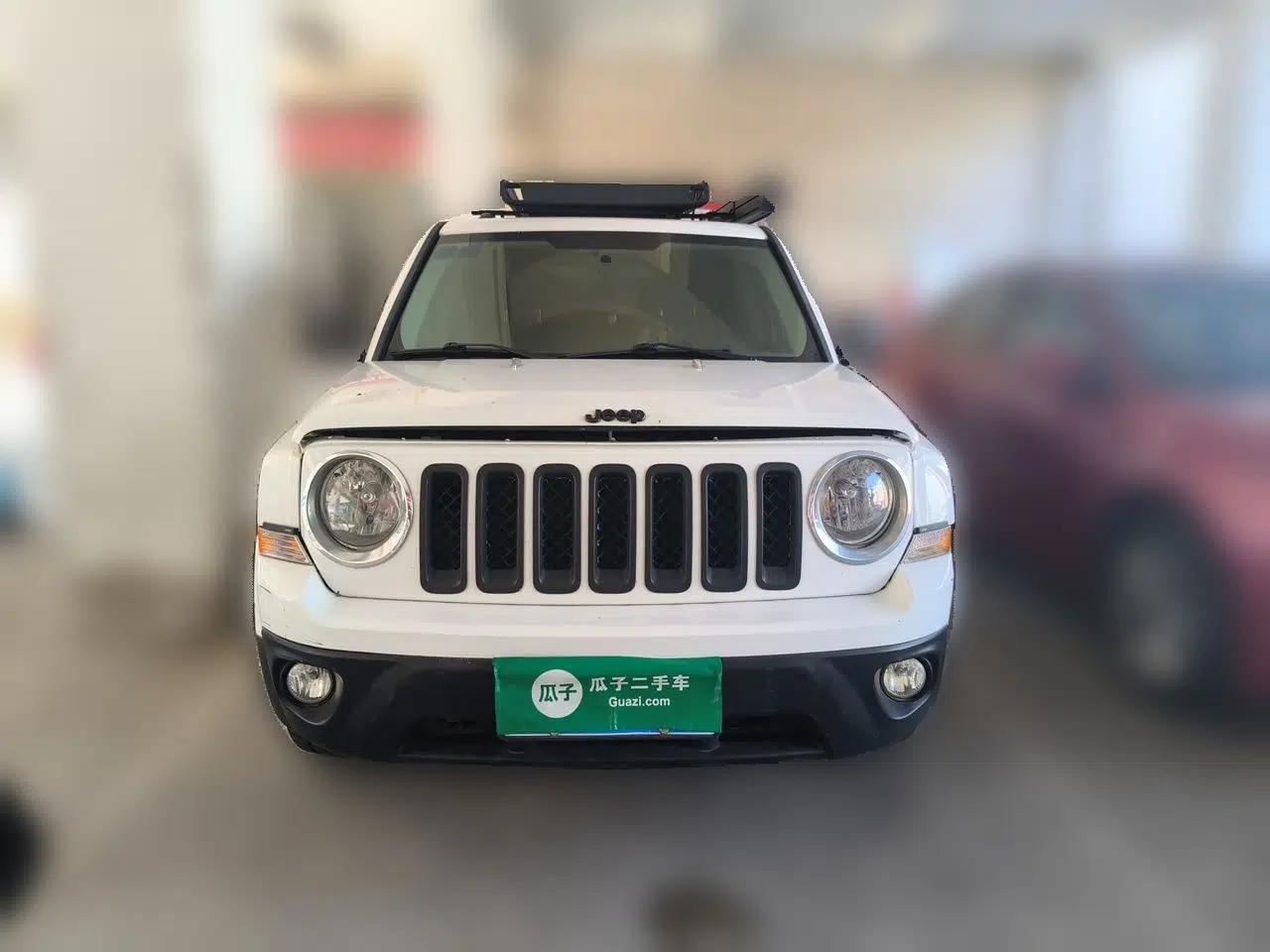 Jeep Patriot 2012 2.4 Luxury Edition — миниатюра 2