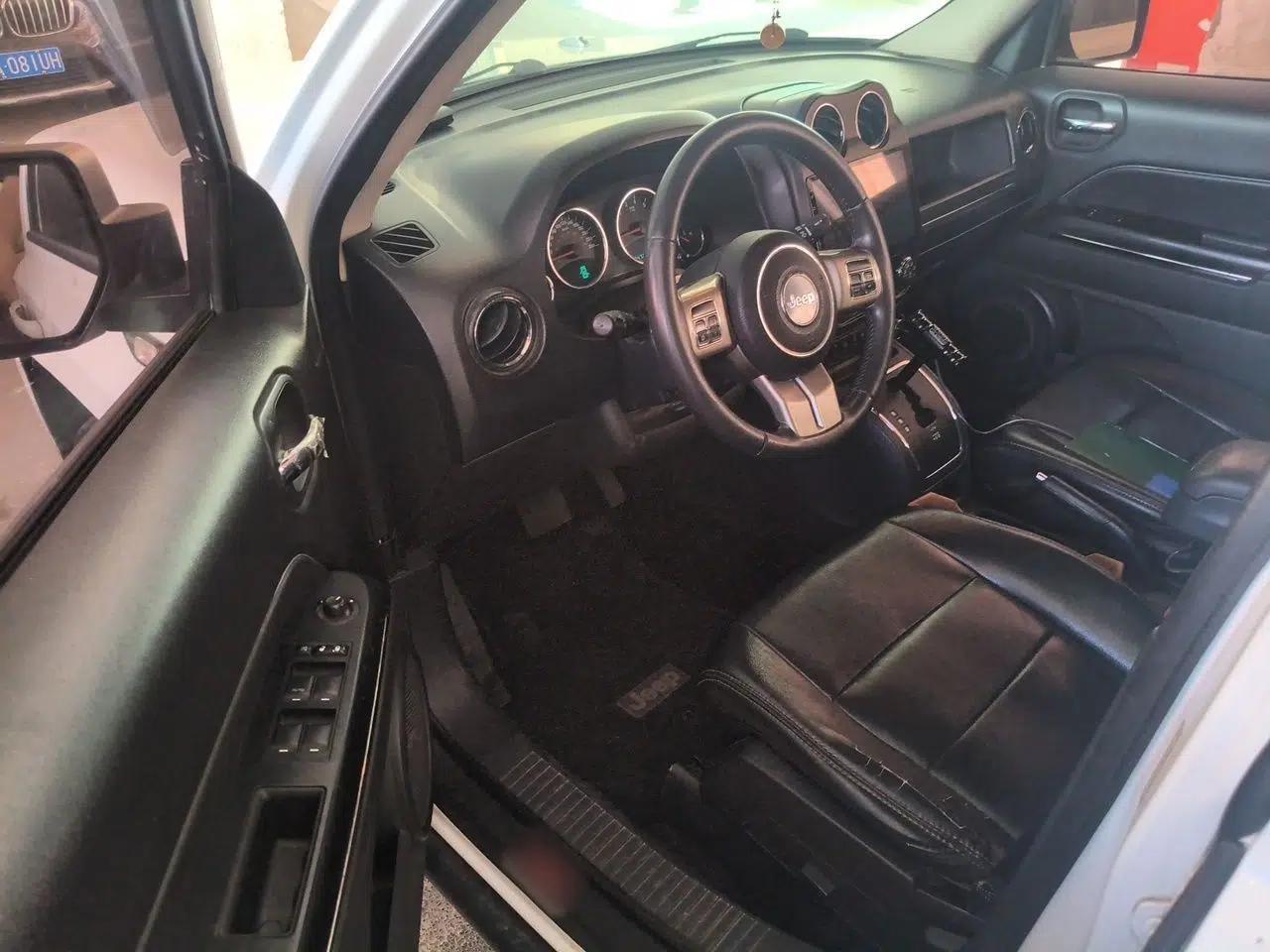 Jeep Patriot 2012 2.4 Luxury Edition — миниатюра 16