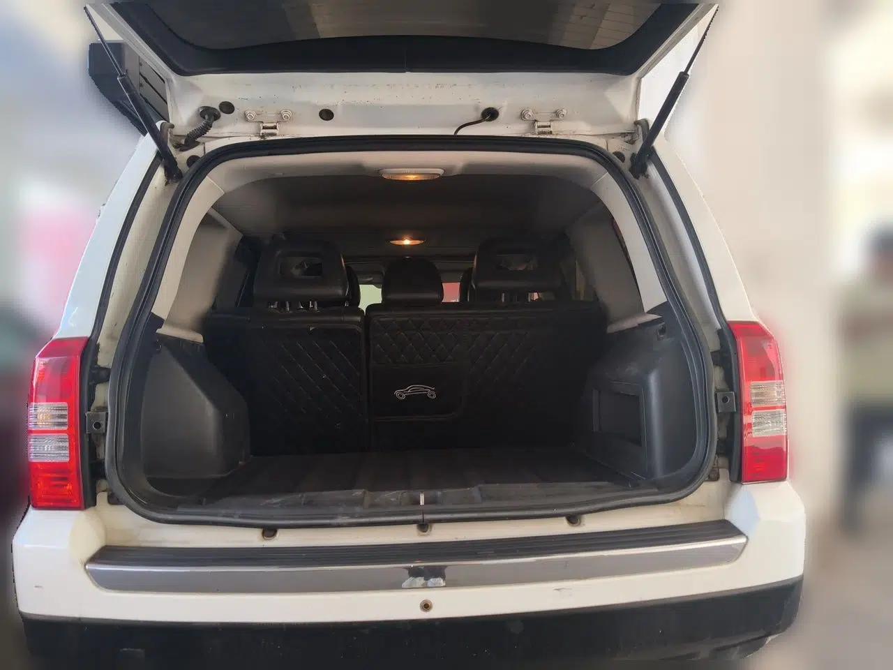 Jeep Patriot 2012 2.4 Luxury Edition — миниатюра 19
