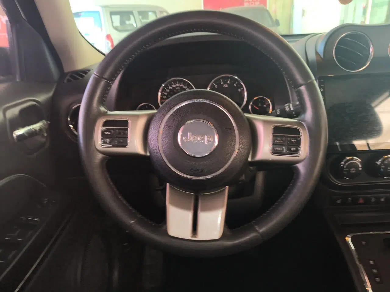 Jeep Patriot 2012 2.4 Luxury Edition — миниатюра 10