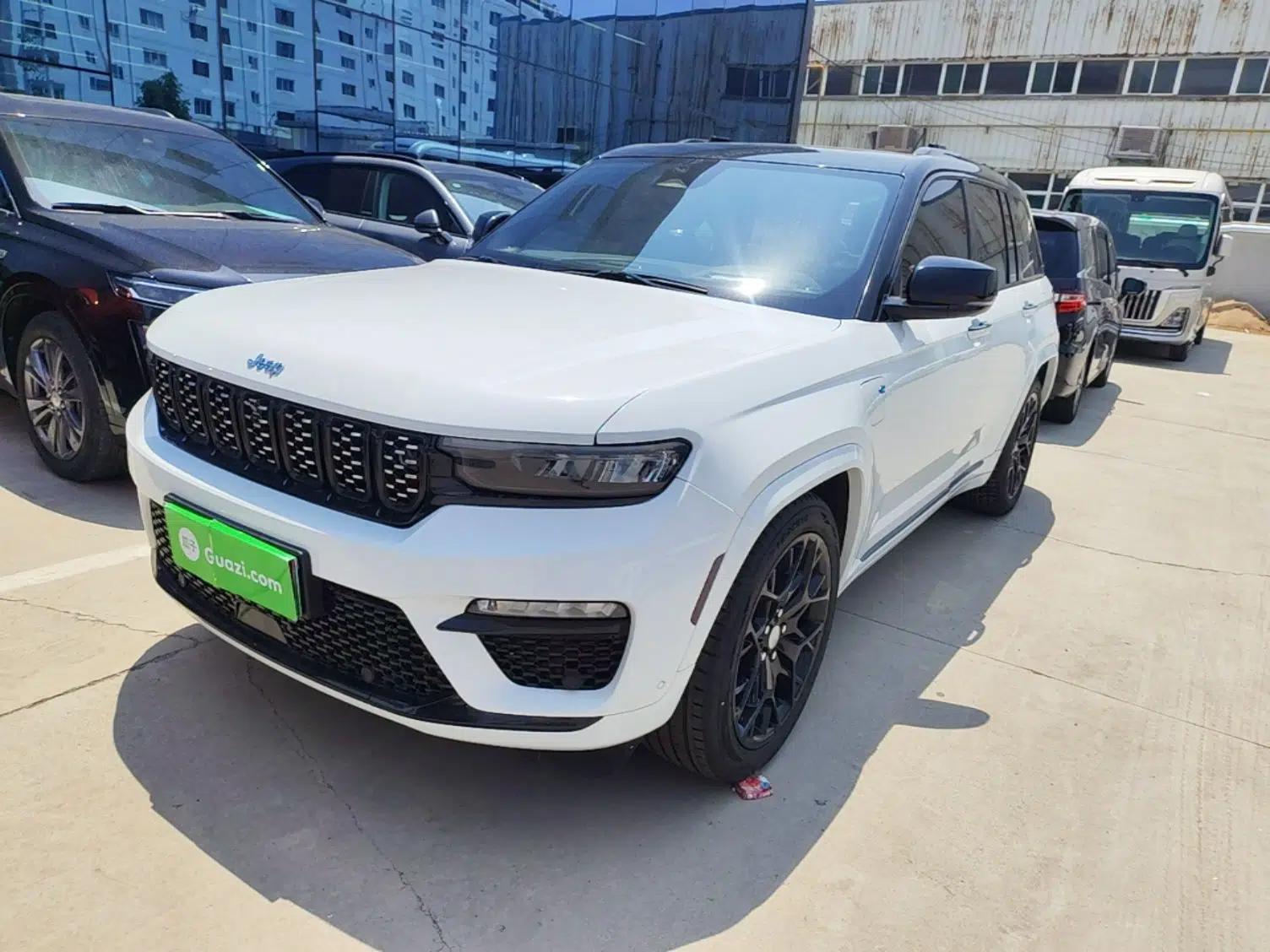 Jeep Grand Cherokee New Energy 2023 4xe Summit Edition — миниатюра 1