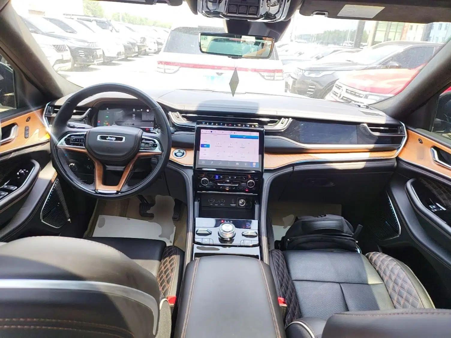 Jeep Grand Cherokee New Energy 2023 4xe Summit Edition — миниатюра 12