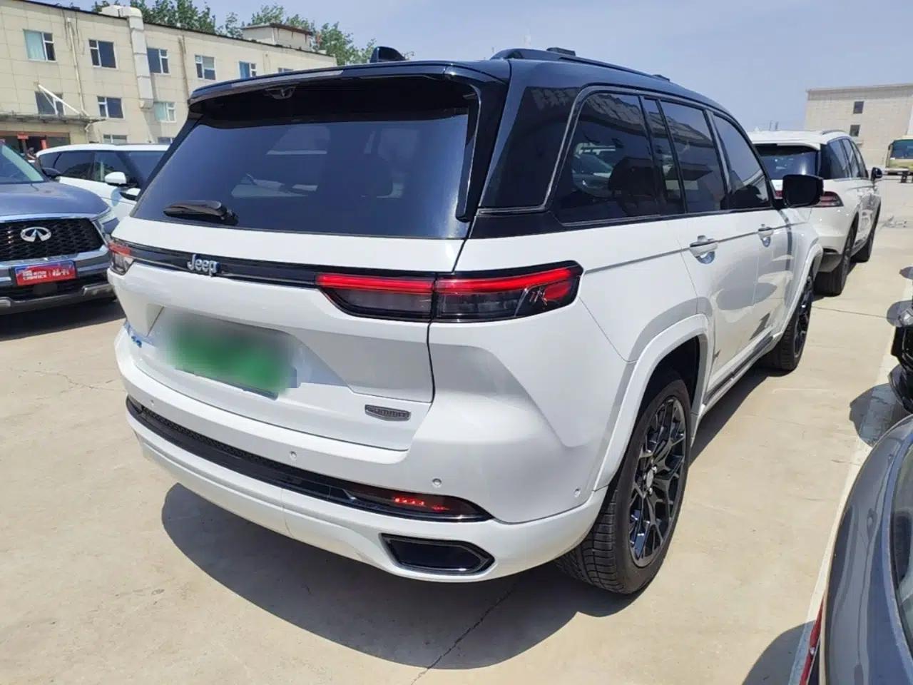 Jeep Grand Cherokee New Energy 2023 4xe Summit Edition — миниатюра 6