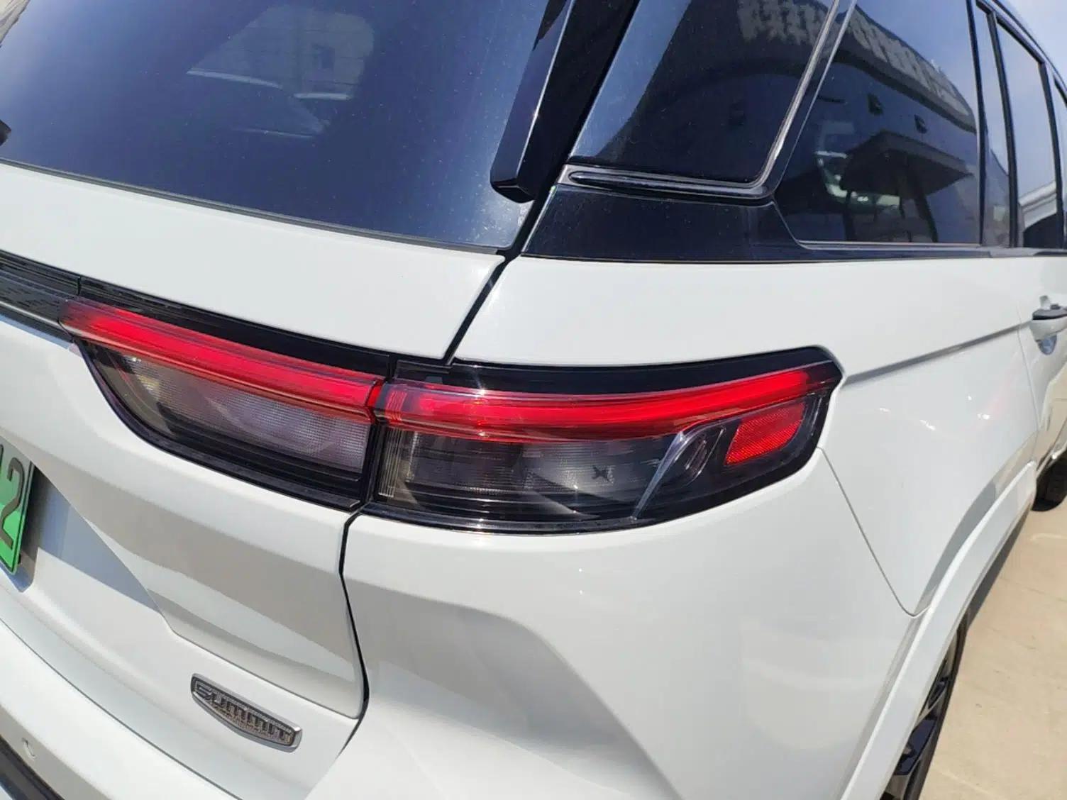 Jeep Grand Cherokee New Energy 2023 4xe Summit Edition — миниатюра 9