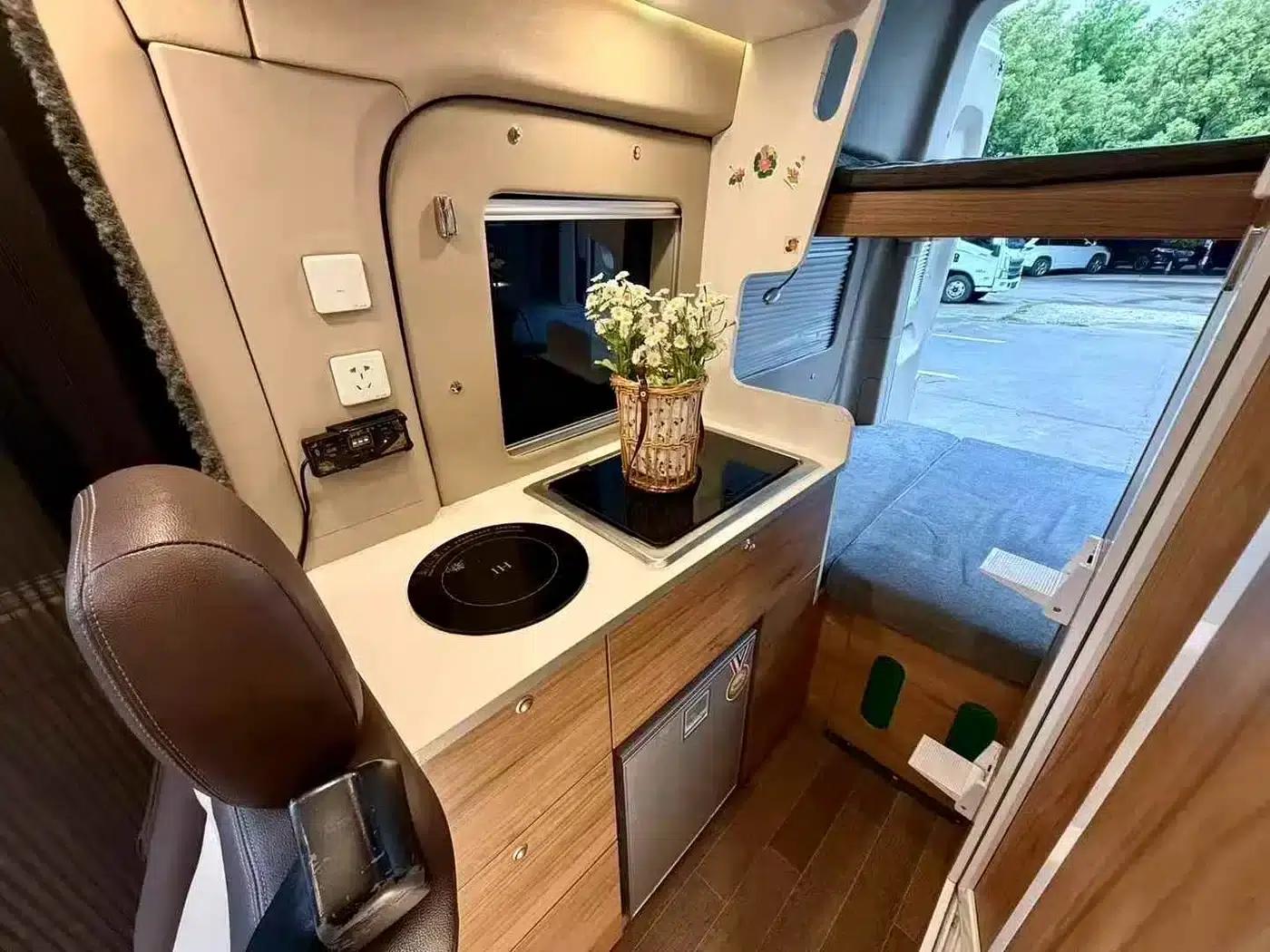 SAIC MAXUS V90B Motorhome 2023 Model 2.0T Diesel — миниатюра 8