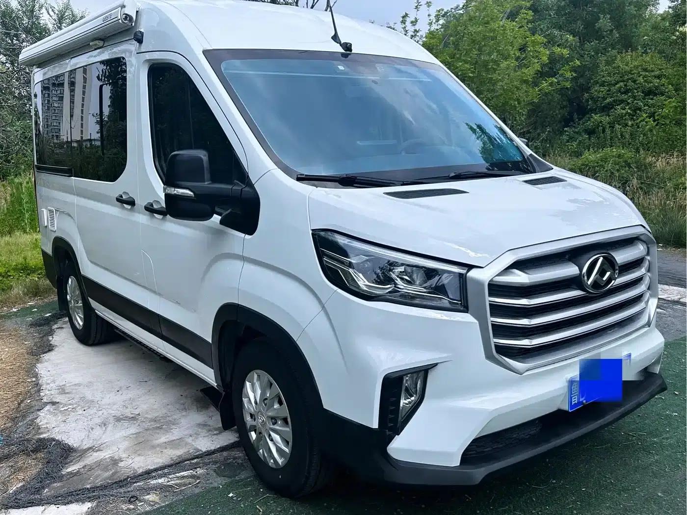 SAIC MAXUS V90 RV 2021 Model 2.0T Traveler V90 Self-propelled Type B Motorhome Luxury Edition with Transverse Bed — миниатюра 2
