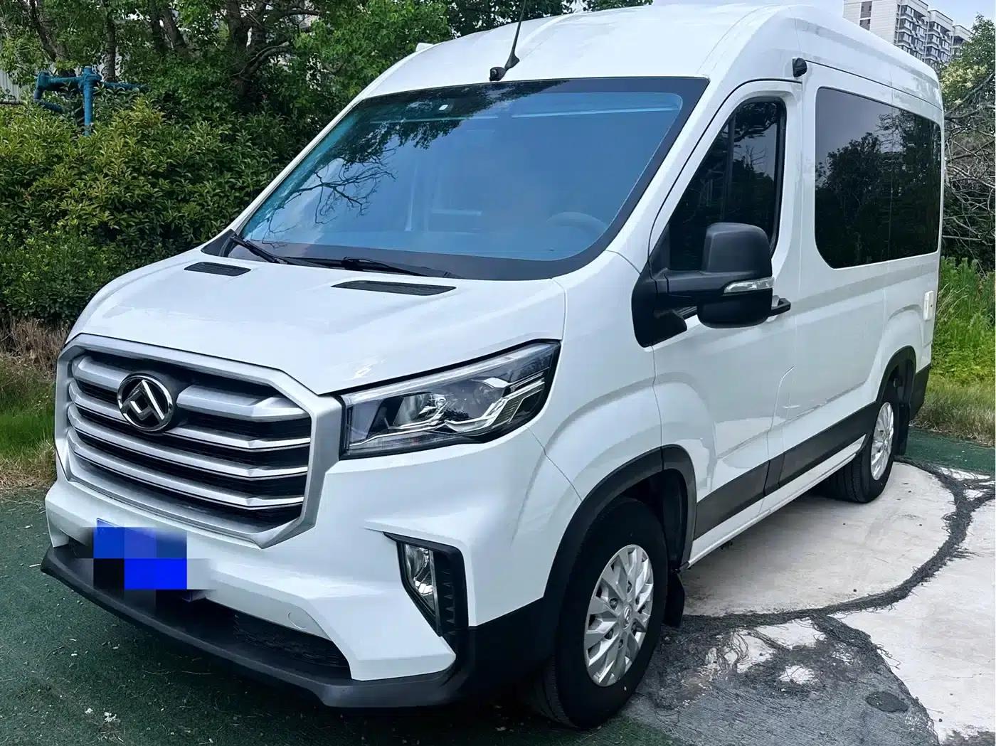 SAIC MAXUS V90 RV 2021 Model 2.0T Traveler V90 Self-propelled Type B Motorhome Luxury Edition with Transverse Bed — миниатюра 3