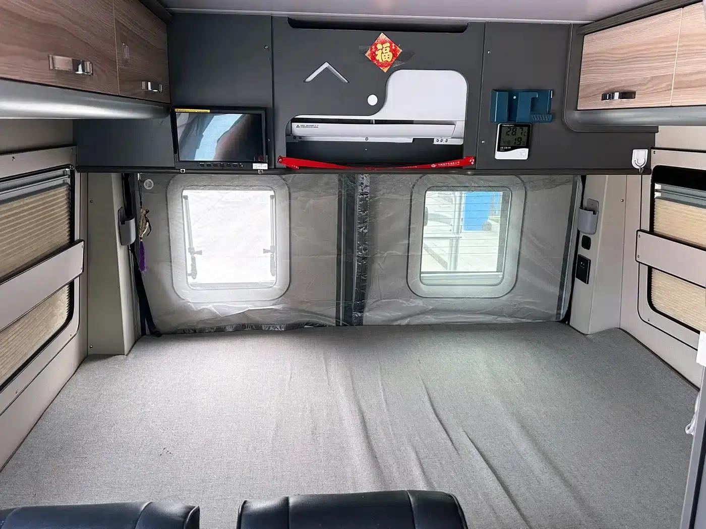 SAIC MAXUS V90 RV 2021 Model 2.0T Traveler V90 Self-propelled Type B Motorhome Luxury Edition with Transverse Bed — миниатюра 9