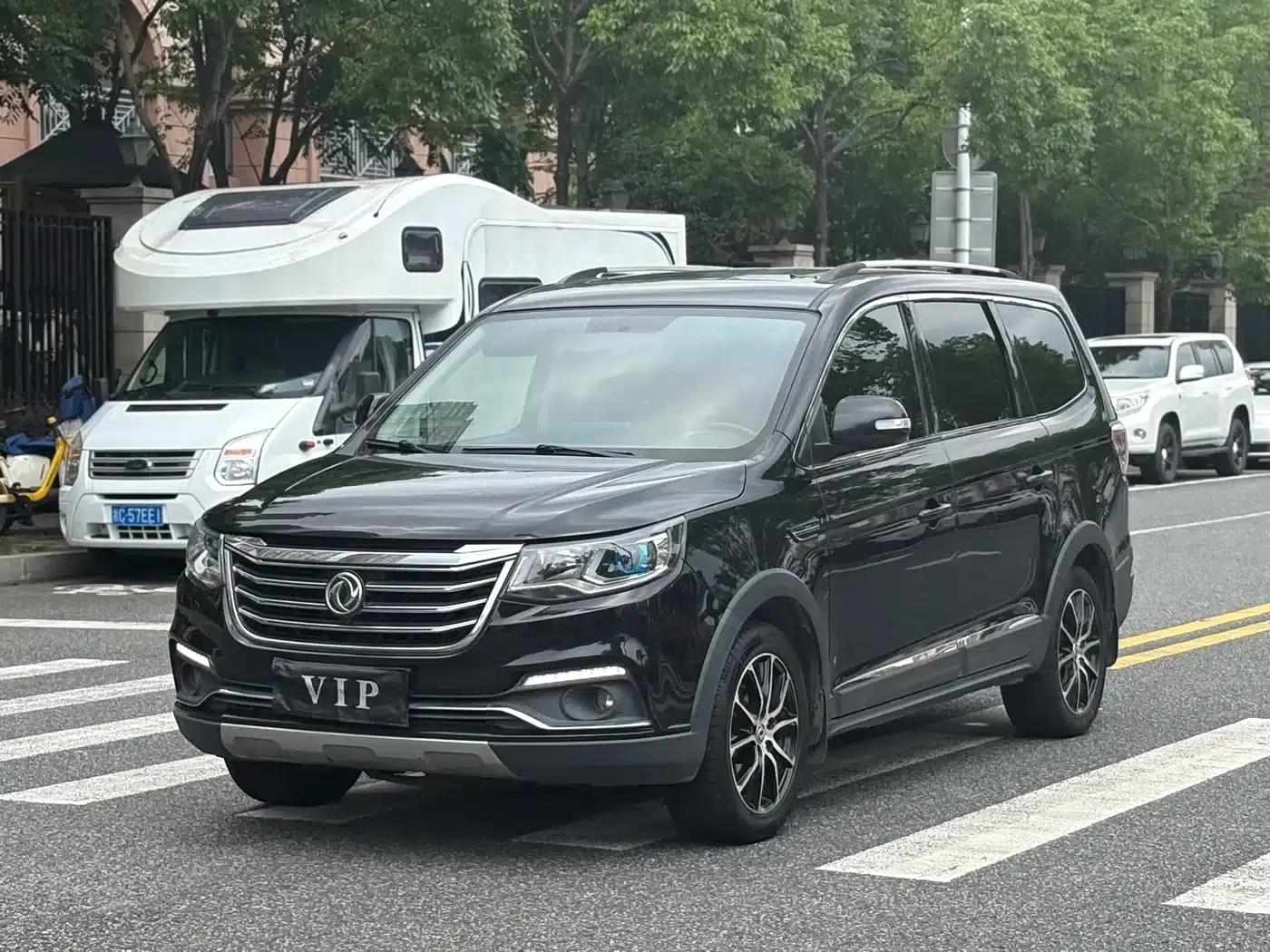Fengxing SX6 2018 1.6L Manual Deluxe Edition — миниатюра 1