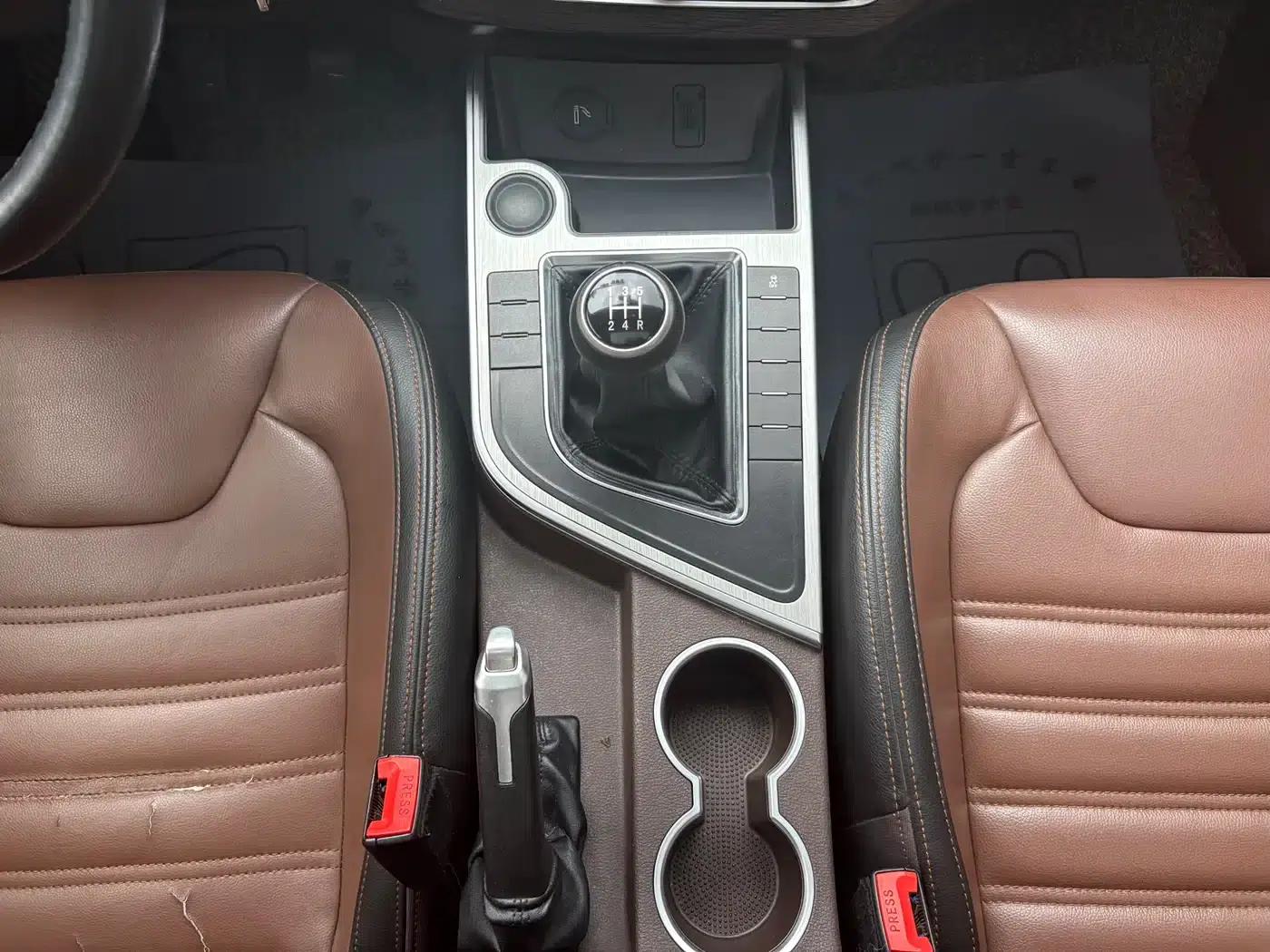 Fengxing SX6 2018 1.6L Manual Deluxe Edition — миниатюра 12