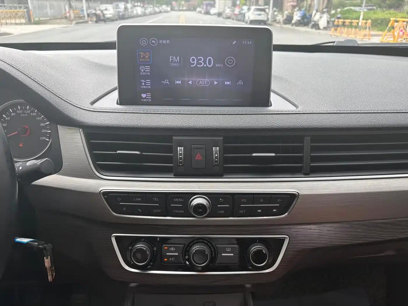 Fengxing SX6 2018 1.6L Manual Deluxe Edition — миниатюра 13