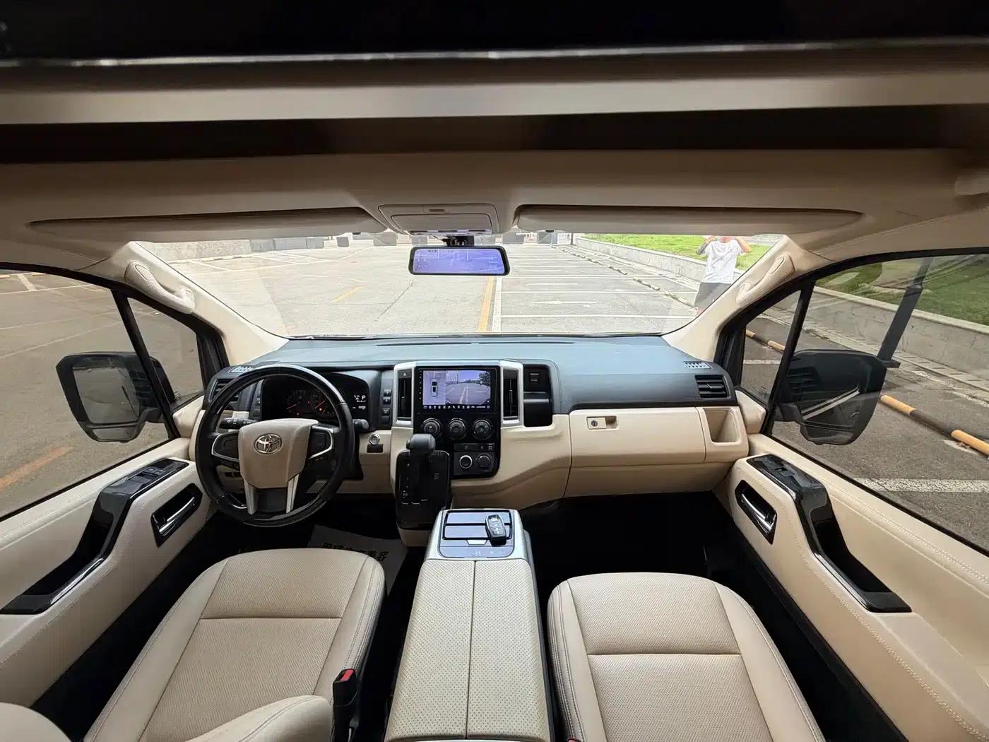 2023 HIACE 3.5L Middle East Edition — миниатюра 11