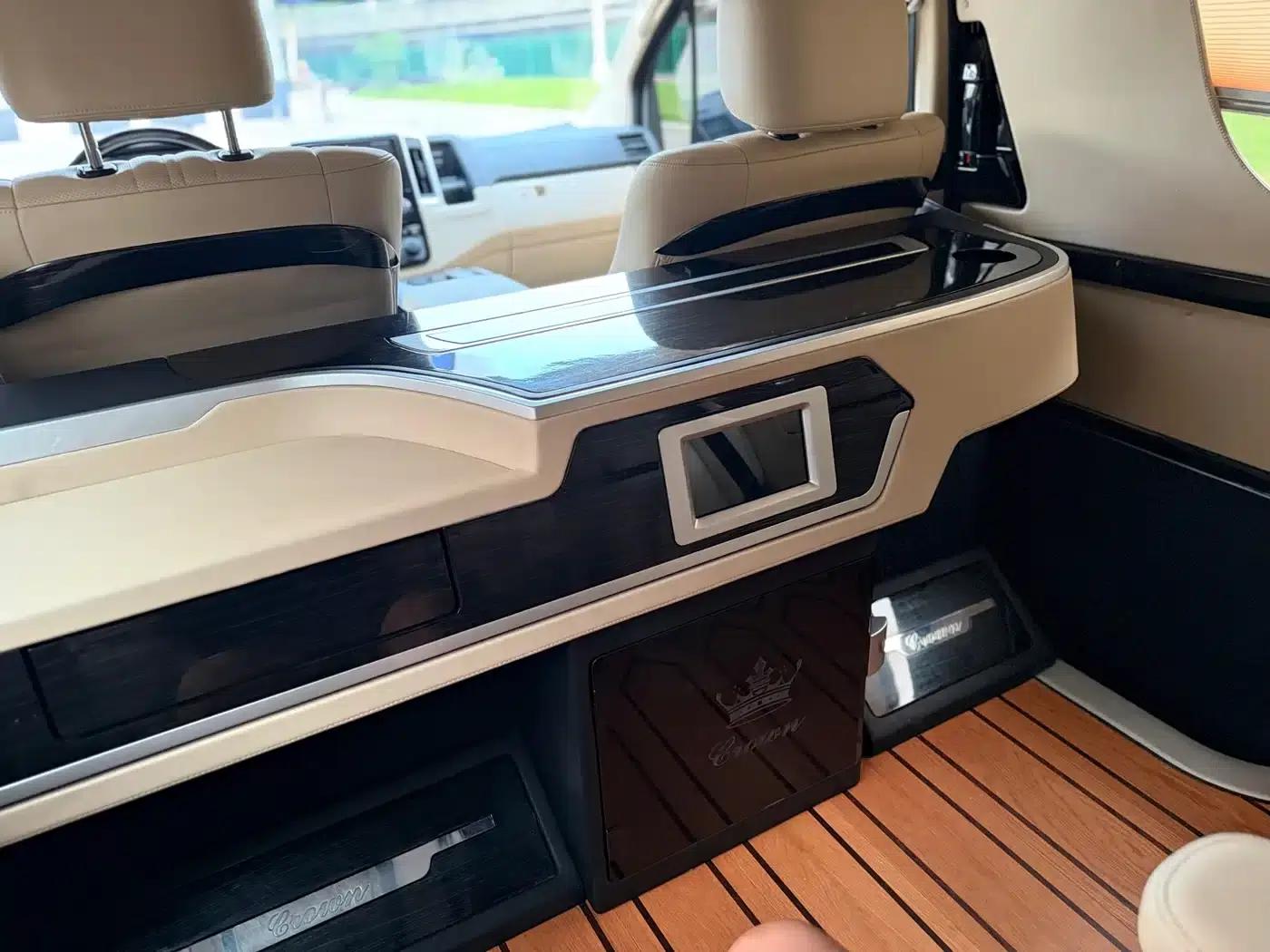 2023 HIACE 3.5L Middle East Edition — миниатюра 13