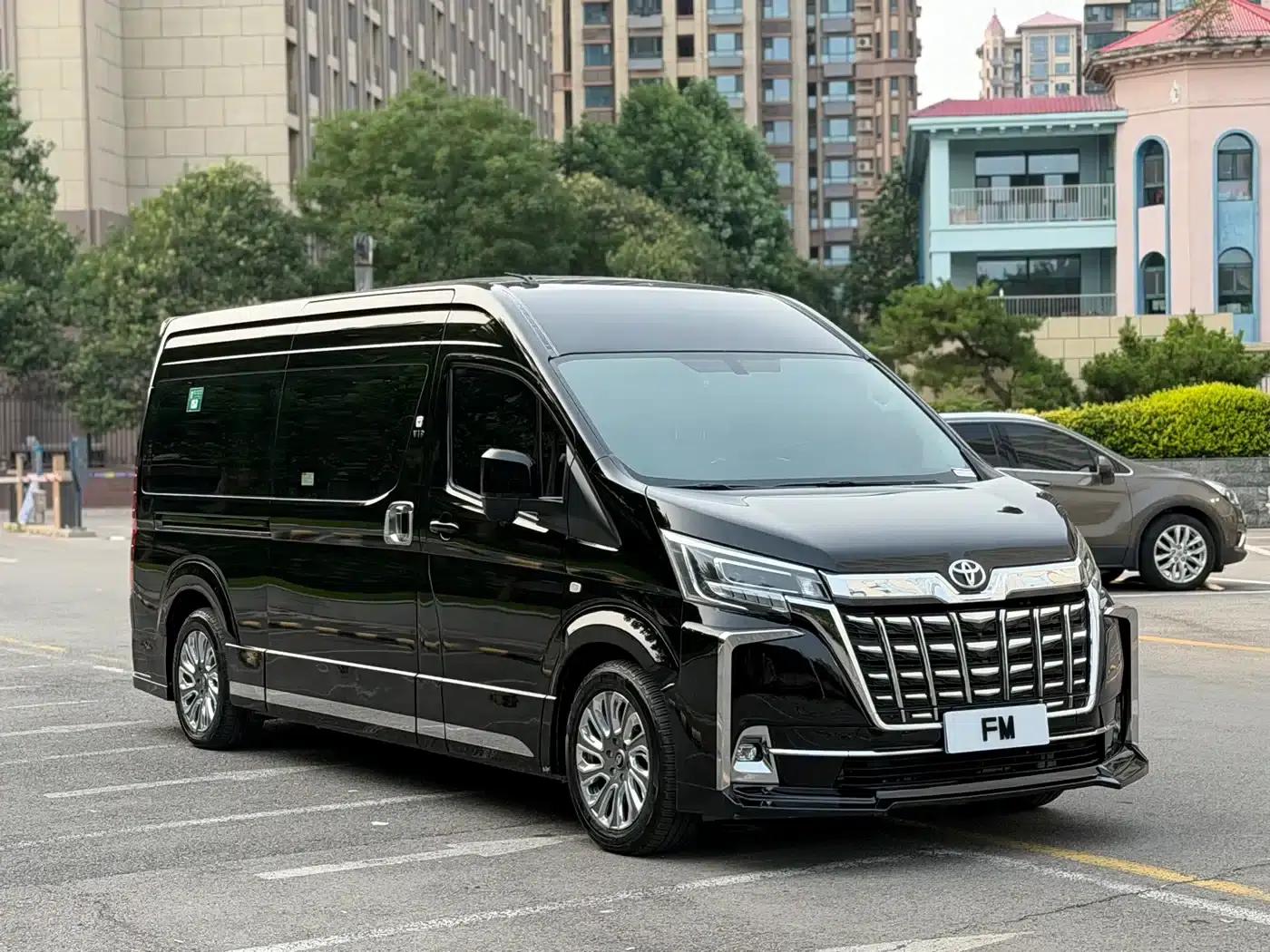 2023 HIACE 3.5L Middle East Edition — миниатюра 3