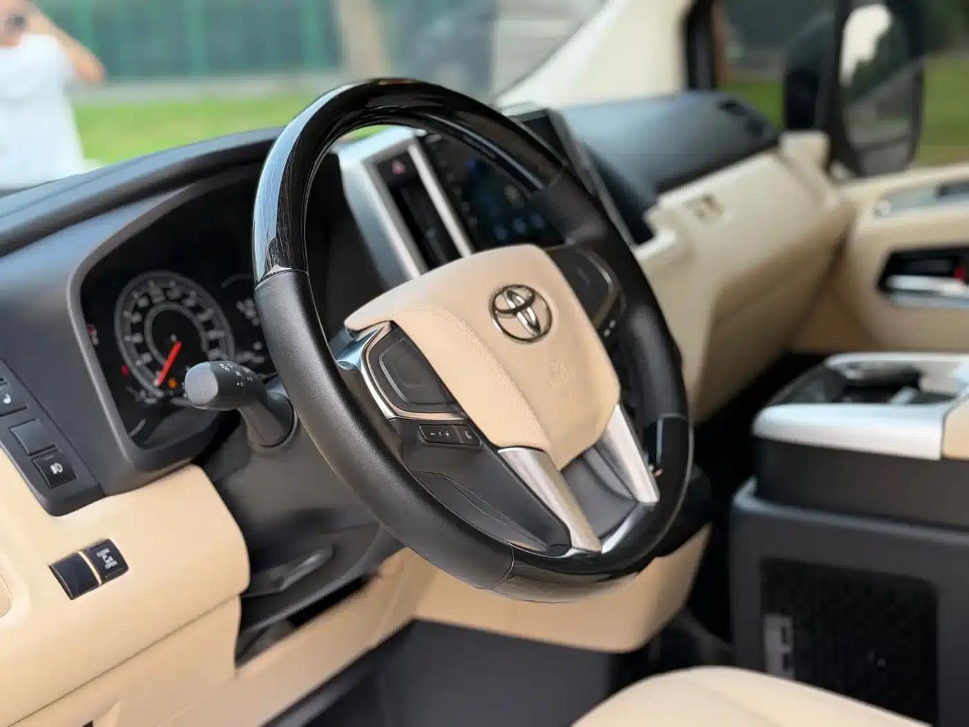 2023 HIACE 3.5L Middle East Edition — миниатюра 7