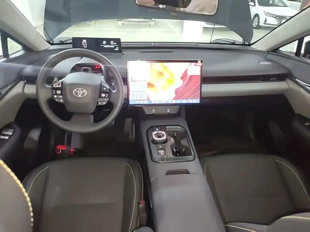 Toyota BZ5 2025 550 PRO — миниатюра 10