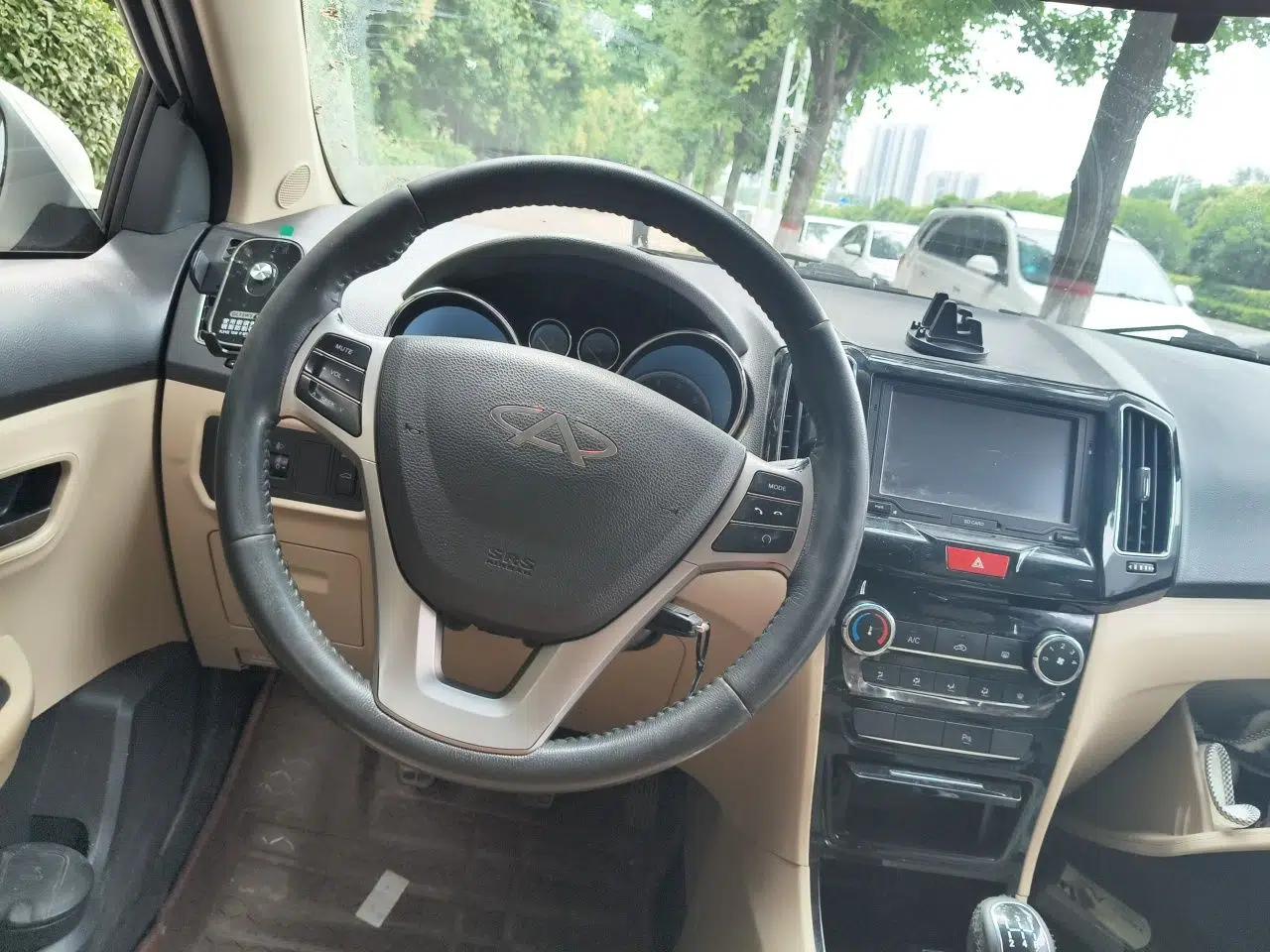Chery E3 2013 1.5L Manual ZhiShang Model — миниатюра 10