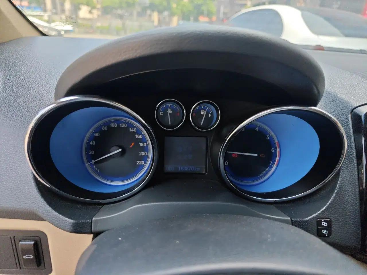 Chery E3 2013 1.5L Manual Fashion Model — миниатюра 11