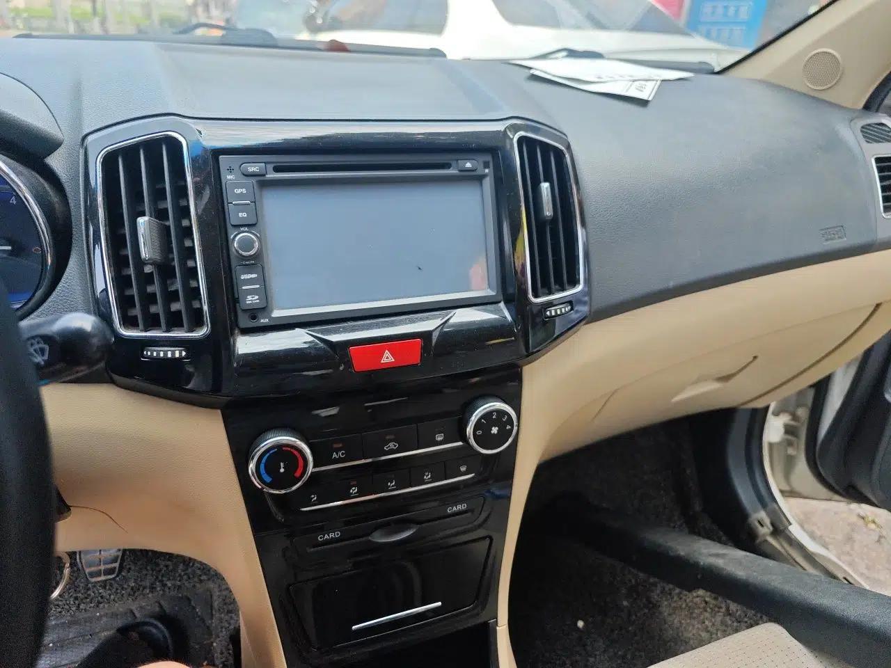 Chery E3 2013 1.5L Manual Fashion Model — миниатюра 13