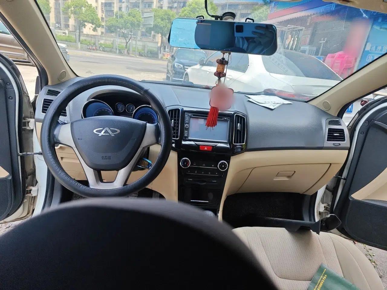 Chery E3 2013 1.5L Manual Fashion Model — миниатюра 9