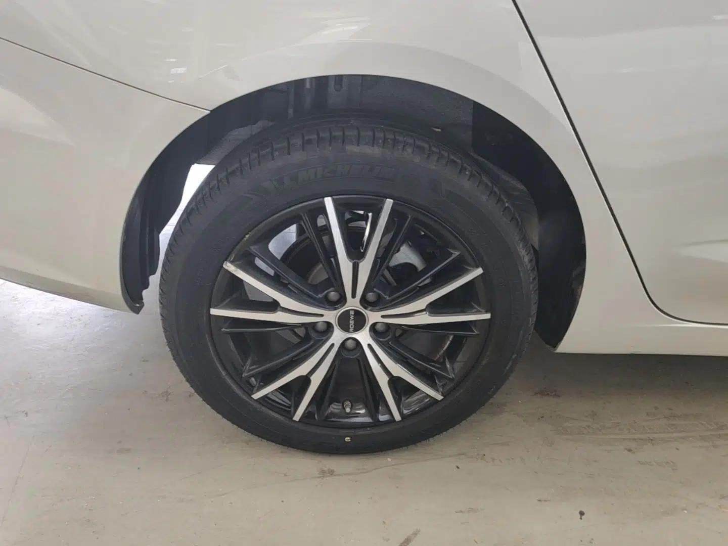 Roewe Ei5 2021 500 Admiration Edition — миниатюра 11
