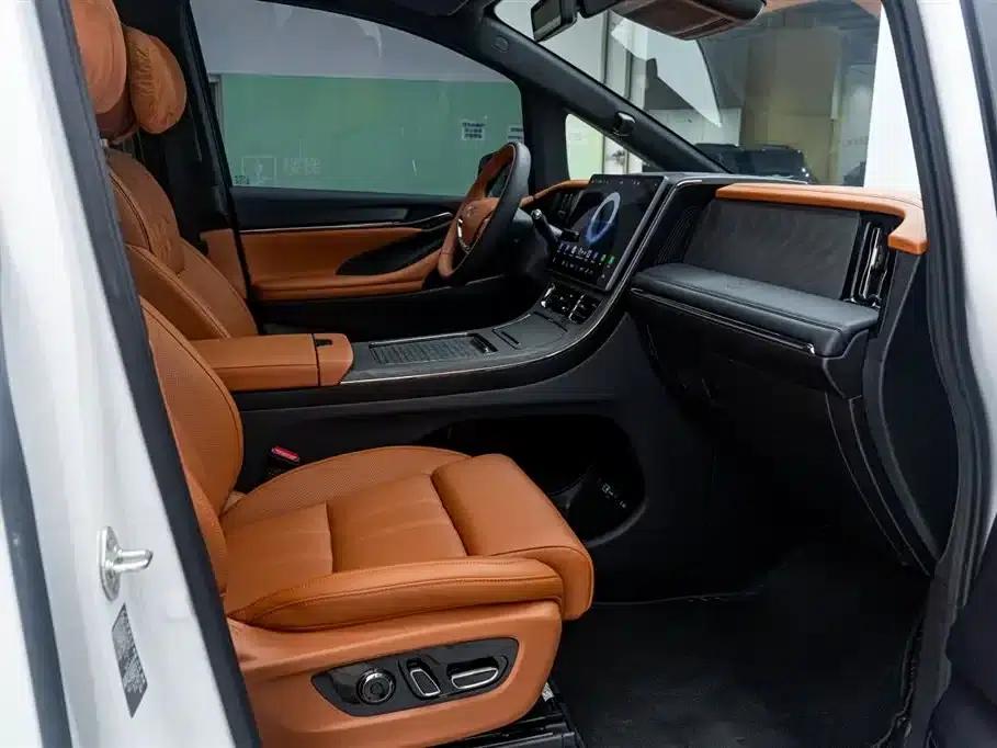 Trumpchi Aspiration M8 2025 Qiankun Series Ultra First Class — миниатюра 18