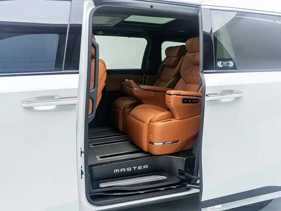 Trumpchi Aspiration M8 2025 Qiankun Series Ultra First Class — миниатюра 19