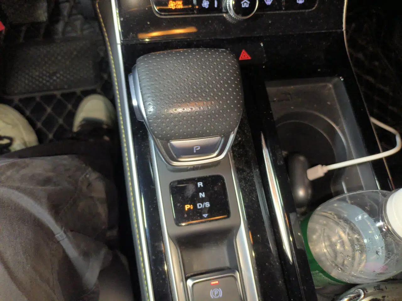 Roewe i6 MAX 2020 300TGI Automatic "Swell Cool Smart Drive" Edition — миниатюра 14