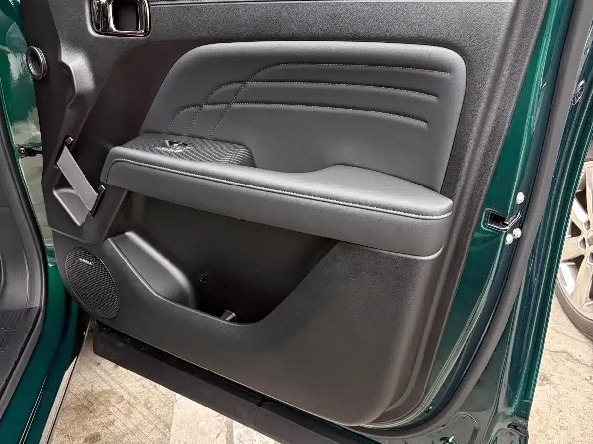 Haval Raptor 2025 Fuel-Powered 2.0T 4WD Ultra — миниатюра 6